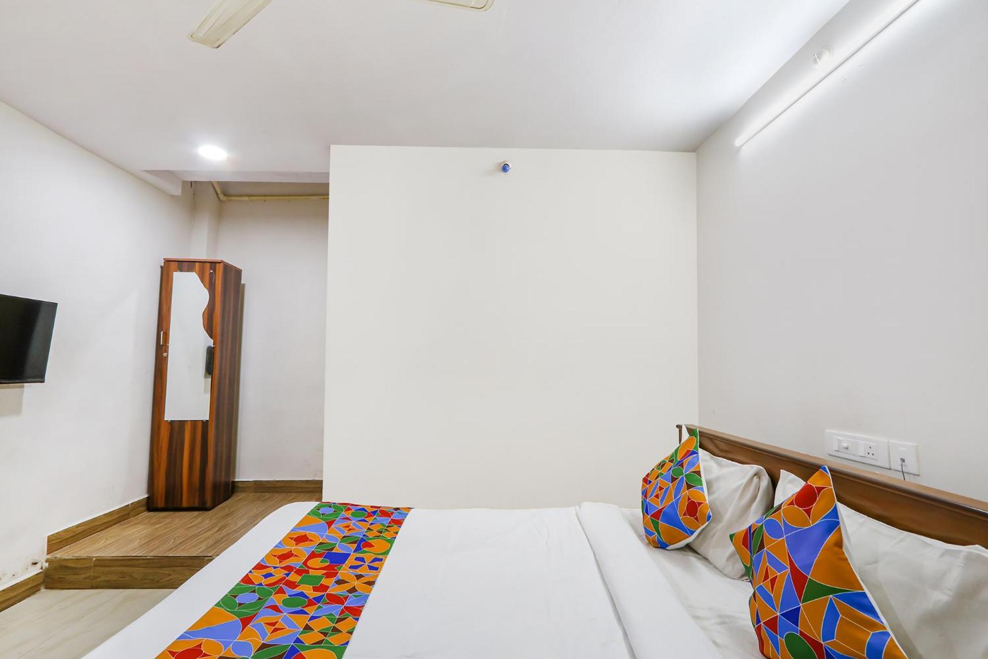 Fabexpress Korner Inn - Sivaji Park Visakhapatnam Eksteriør billede